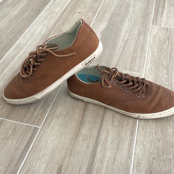 Size 12 seavees - Picture 1 of 7